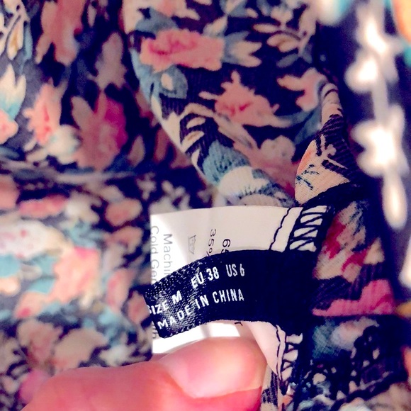 [SHEIN] Floral Long Bell-Sleeve Front-Tie Shirt - Womens Size Medium - Picture 10 of 10